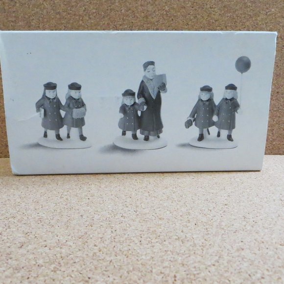 Dept 56 Heritage Village Collection Holiday Field Trip Set Of 3 Figures - Picture 1 of 6